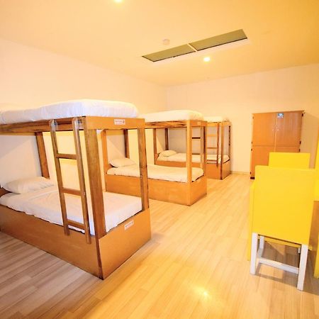Bauhouse Backpacker Hostel กูเอ็งกา ภายนอก รูปภาพ